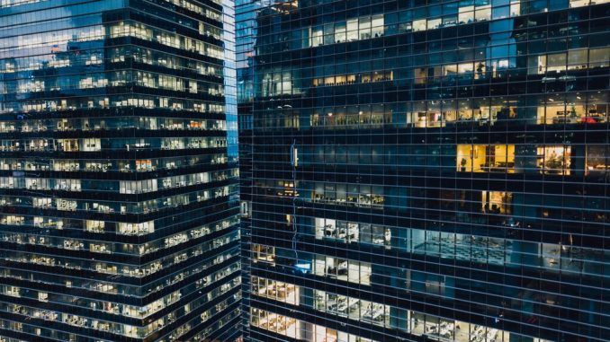 Caras, obsoletas y cada vez menos atractivas: por qué hay más oficinas vacías que nunca en Estados Unidos